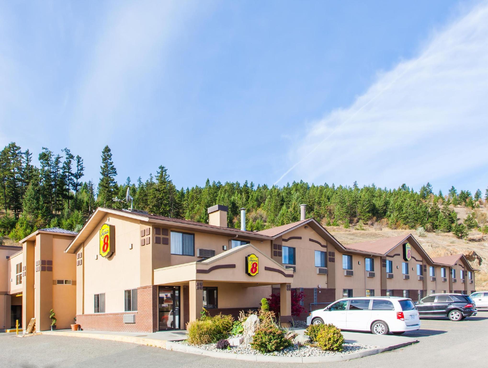 Super 8 By Wyndham Kamloops On The Hill Hotel Екстериор снимка