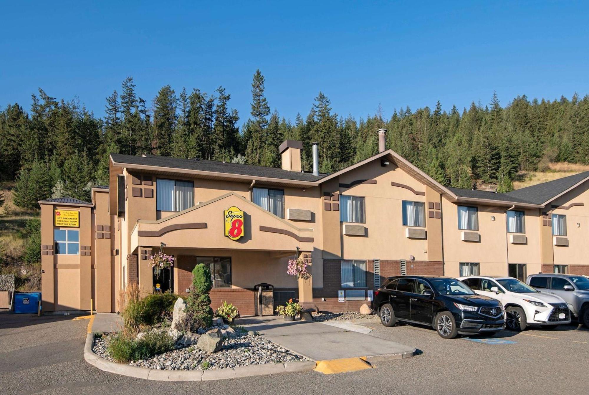 Super 8 By Wyndham Kamloops On The Hill Hotel Екстериор снимка