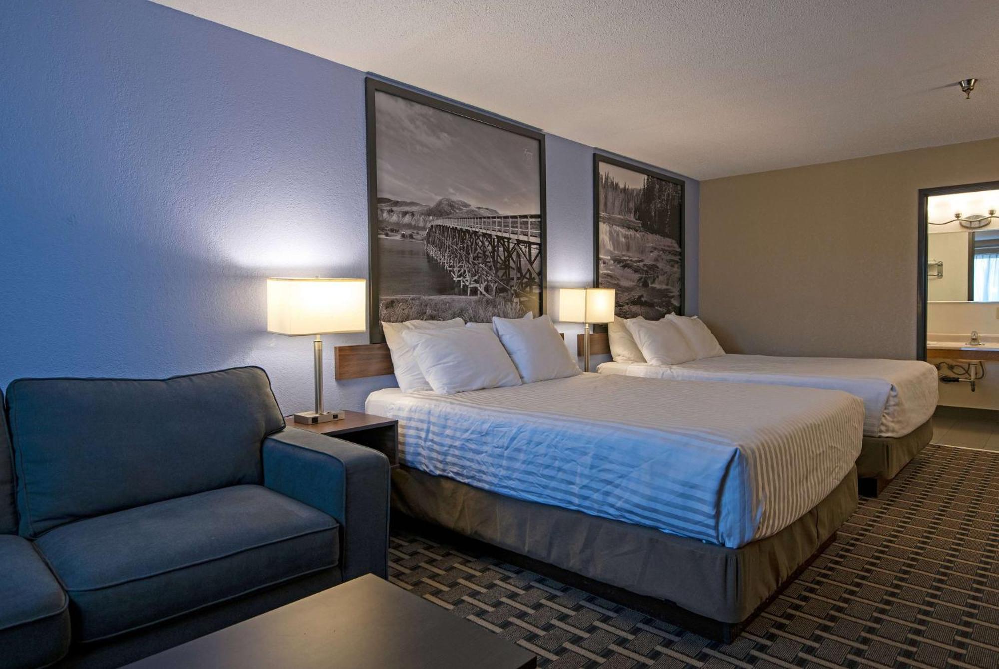 Super 8 By Wyndham Kamloops On The Hill Hotel Екстериор снимка