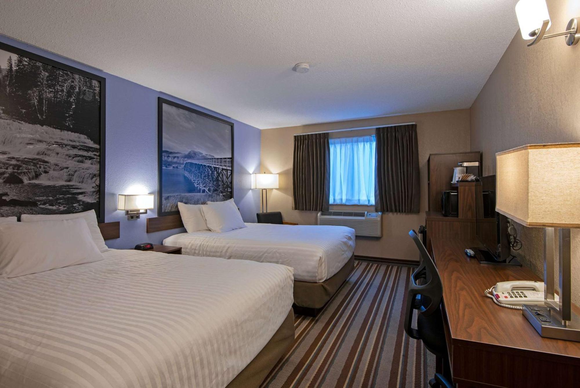 Super 8 By Wyndham Kamloops On The Hill Hotel Екстериор снимка