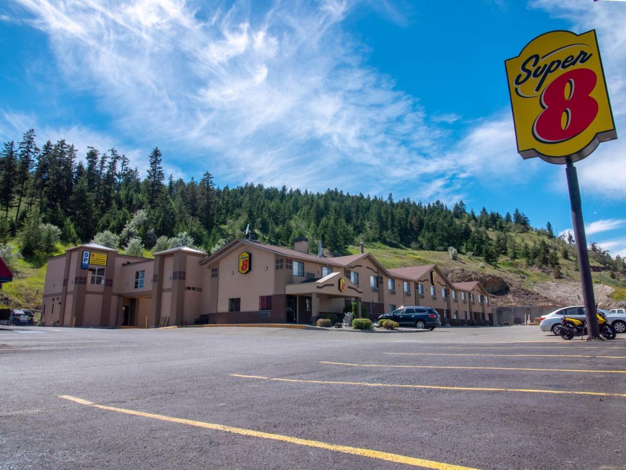 Super 8 By Wyndham Kamloops On The Hill Hotel Екстериор снимка